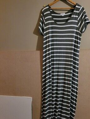 Exist Grey and White Striped Short-Sleeve Maxi Dress Xl